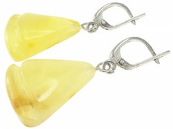 Серьги-треугольники из янтаря